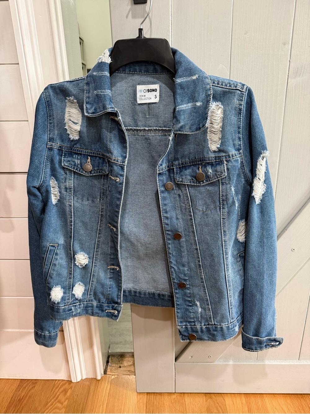 NWOT Ci Sono Light Blue Distressed Denim Jacket